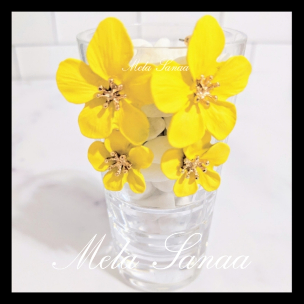 🍒4/$20- YELLOW Floral Drop Earrings🍒
